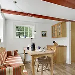 2 Bedroom Beautiful In 別荘